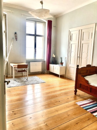 Schönes Zimmer in Top-Lage: Spandauer Vorstadt (fußläufig zu Monbijou Park, Friedrichstraße & Hackescher Markt)
