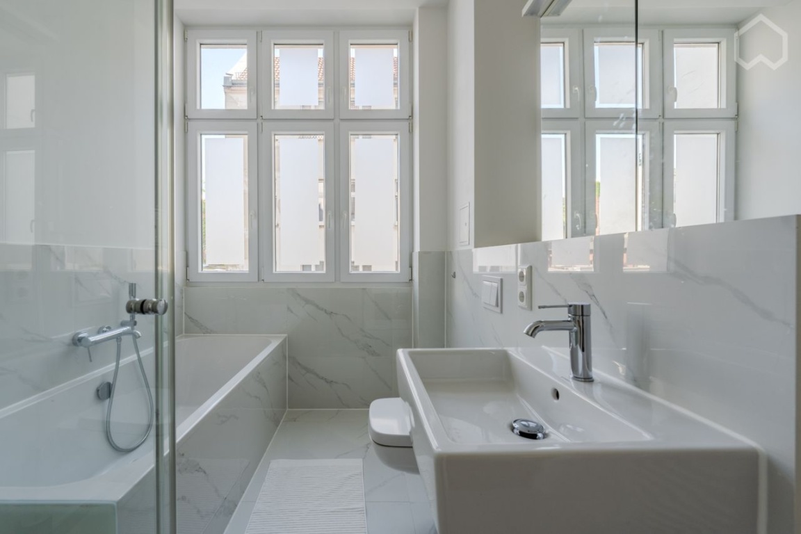 WG ZIMMER Stilvolles Zimmer mit Balkon in hochwertiger Wohnung auf der Torstraße / nahe Rosenthaler Platz – Torstraße, 10119 Berlin Mitte – Vorschaubild 18