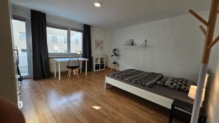 Anzeigenbild: All-in! Großes modernes WG-Zimmer mit privaten Balkon - Nürnberg zentral