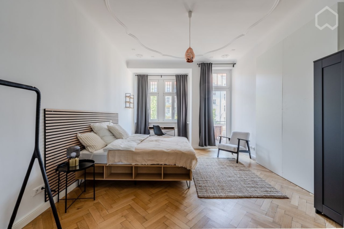 WG ZIMMER Stilvolles Zimmer mit Balkon in hochwertiger Wohnung auf der Torstraße / nahe Rosenthaler Platz