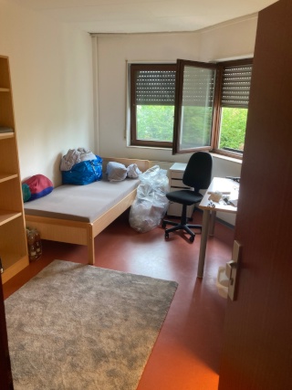 Imagen del anuncio: Kurzfristig Nachmieter ODER Untermieter gesucht / Günstiges Zimmer in 3er WG / Top Lage und Umgebung