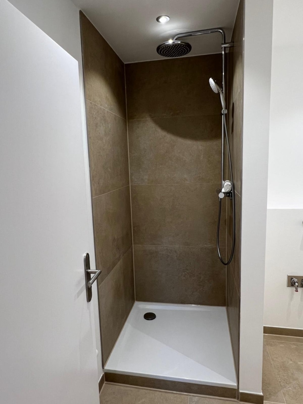 WG-Zimmer Laim Neubeuerner Straße 10 - Bad