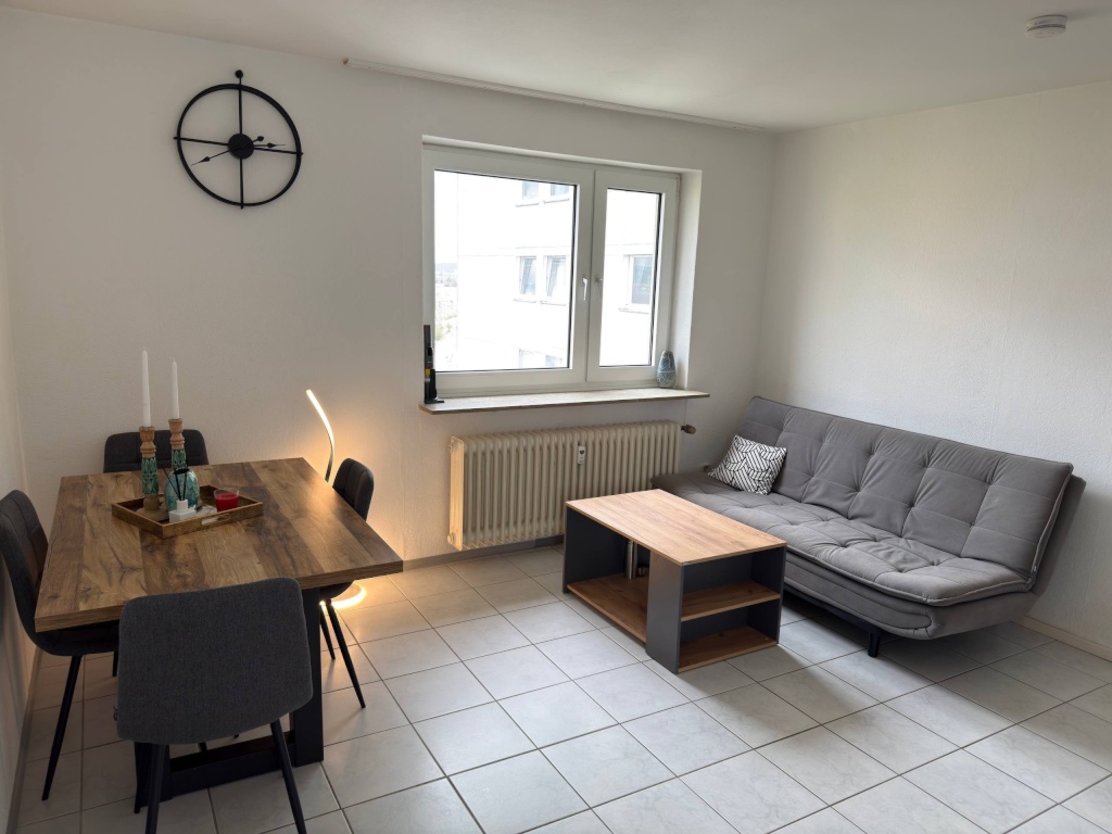 Voll möblierte 2-Zimmer-Wohnung in Erlangen-Bruck zu vermieten – Gerhart-Hauptmann-Str., 91058 Erlangen Bruck – Vorschaubild 2