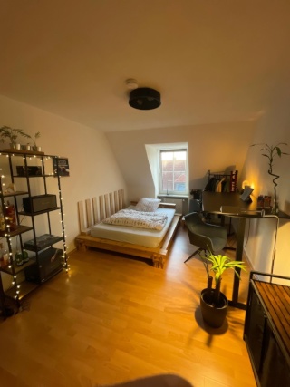 Anzeigenbild: WG-Zimmer in 3er-WG am Rosenplatz