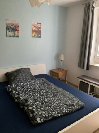 Anzeigenbild: Großes Zimmer in 3er WG