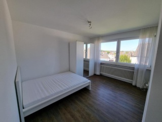 Ad image: Helles Zimmer in 6er-WG für junge Berufstätige