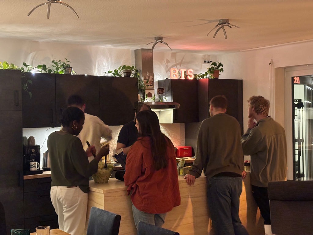 Habitación en WG Franklin George-Washington-Straße - wir lieben Gemeinschaft! - Vorzugsweise beginnt dein Name mit einem “S”😁