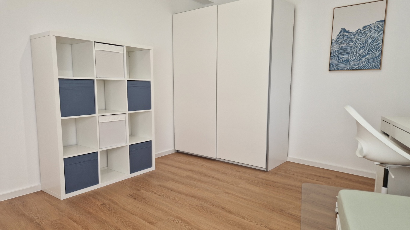 WG-Zimmer Handschuhsheim Mühltalsstraaaße - Geräumiger Kleiderschrank mit Regal