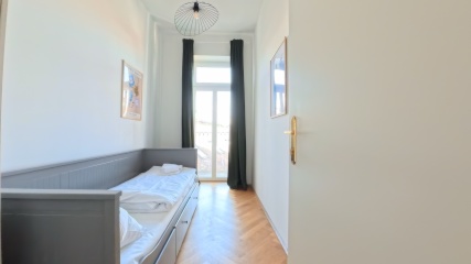 Imagen del anuncio: Zwischenmiete Mai-Juli | Möbliertes WG-Zimmer mit Balkon | 575€ all-in