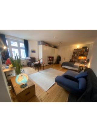Anzeigenbild: Ab Mai: Berliner Zimmer mit separatem Eingang + privatem Badezimmer 56 m2