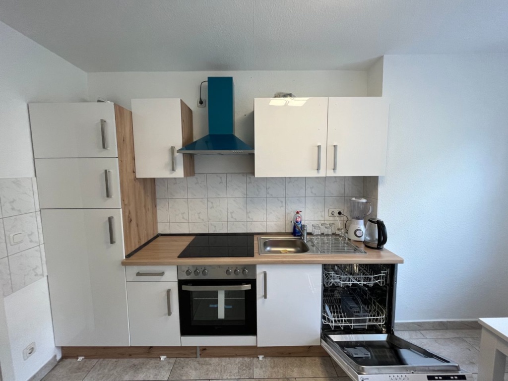 Liebevoll eingerichtetes großes Zimmer in 2er WG in Top-Lage – Friedrich-Ebert-Straße, 45127 Essen Altendorf – Vorschaubild 9