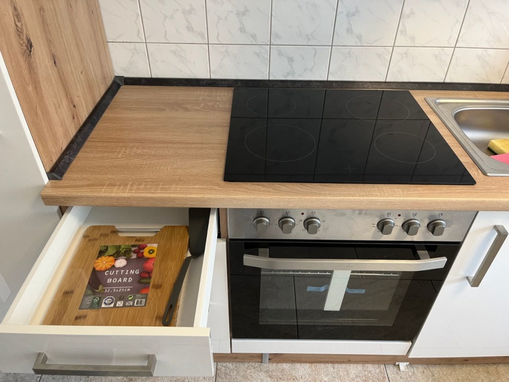 Liebevoll eingerichtetes großes Zimmer in 2er WG in Top-Lage – Friedrich-Ebert-Straße, 45127 Essen Altendorf – Vorschaubild 10