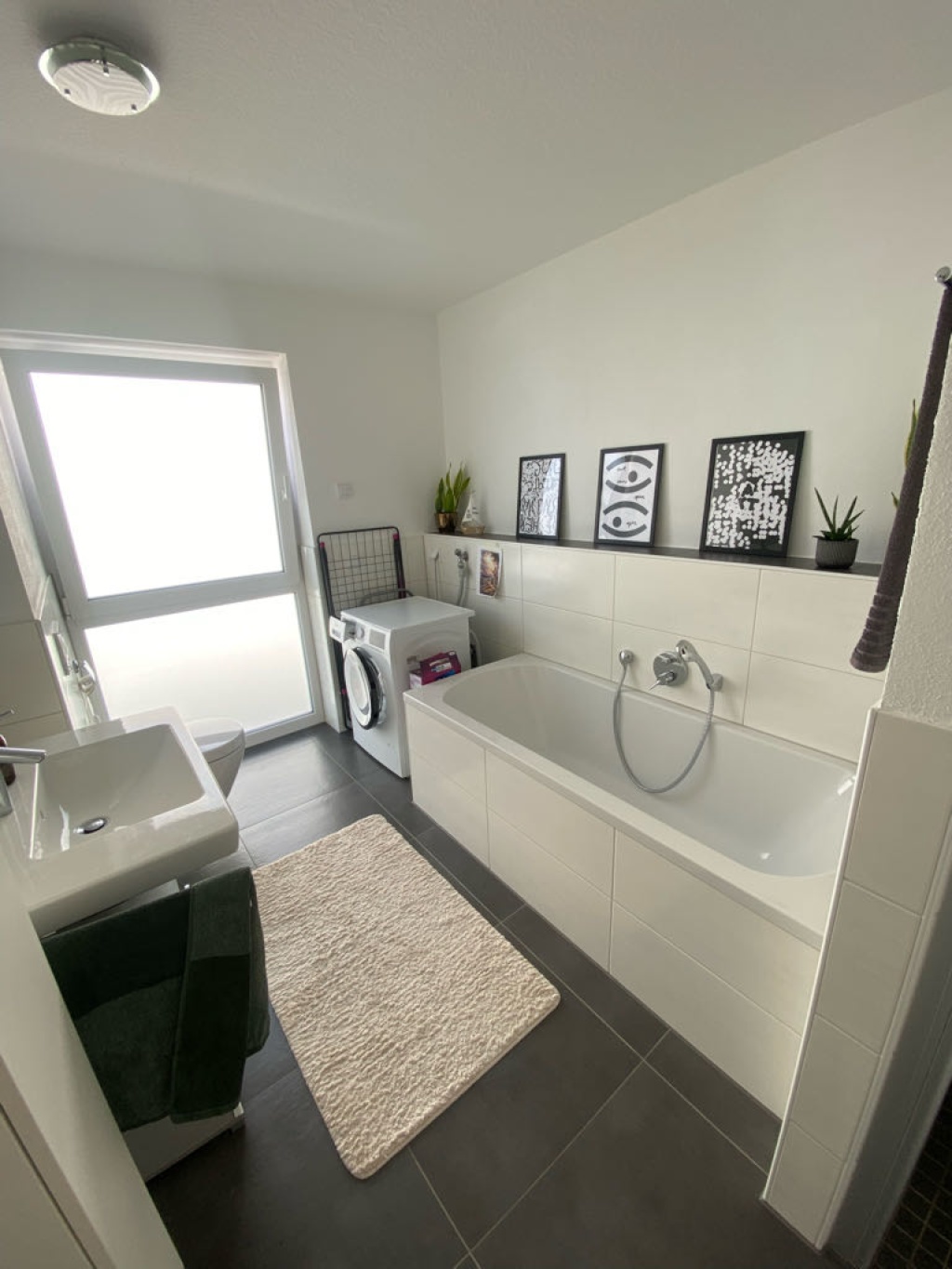 Habitación en WG Franklin George-Washington-Straße - das große Badezimmer :D