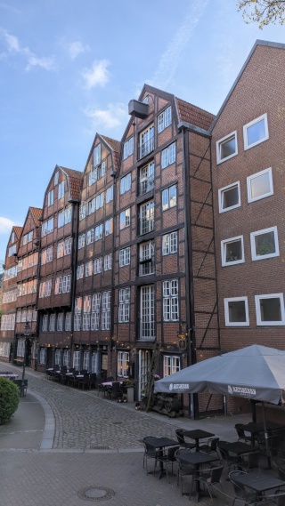 Bis zu 3 Wochen im Mai an der Speicherstadt