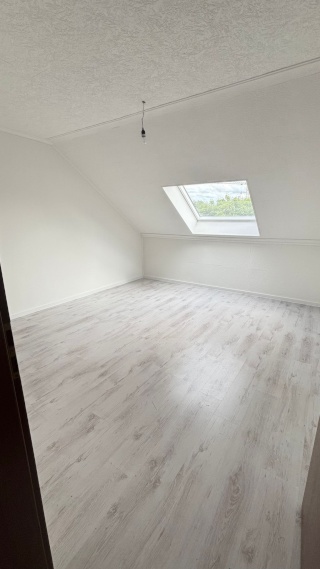 Anzeigenbild: Helles WG Zimmer in 123 m2 Maisonette-WG in Mainaschaff