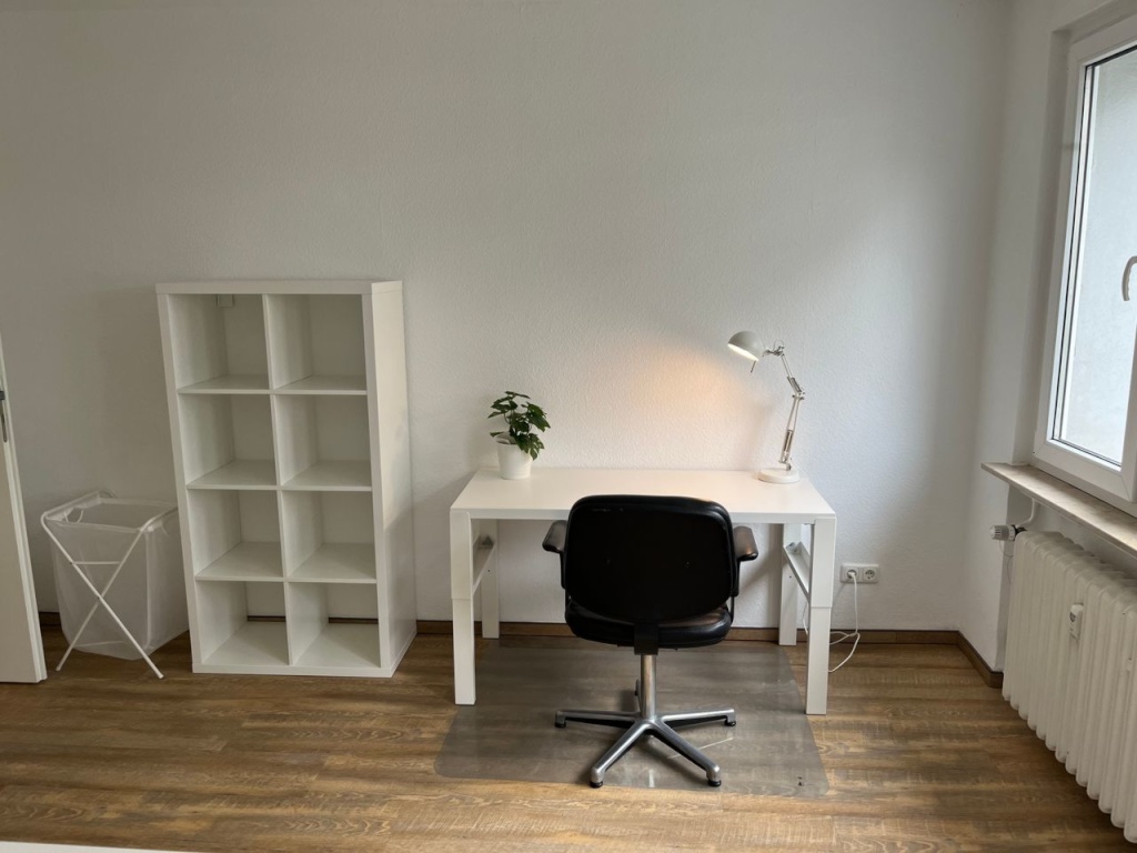 Liebevoll eingerichtetes großes Zimmer in 2er WG in Top-Lage – Friedrich-Ebert-Straße, 45127 Essen Altendorf – Vorschaubild 4