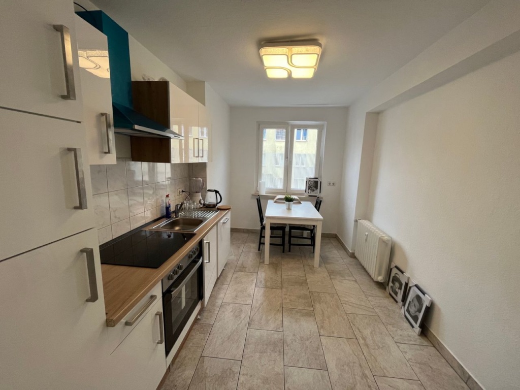 Liebevoll eingerichtetes großes Zimmer in 2er WG in Top-Lage – Friedrich-Ebert-Straße, 45127 Essen Altendorf – Vorschaubild 6