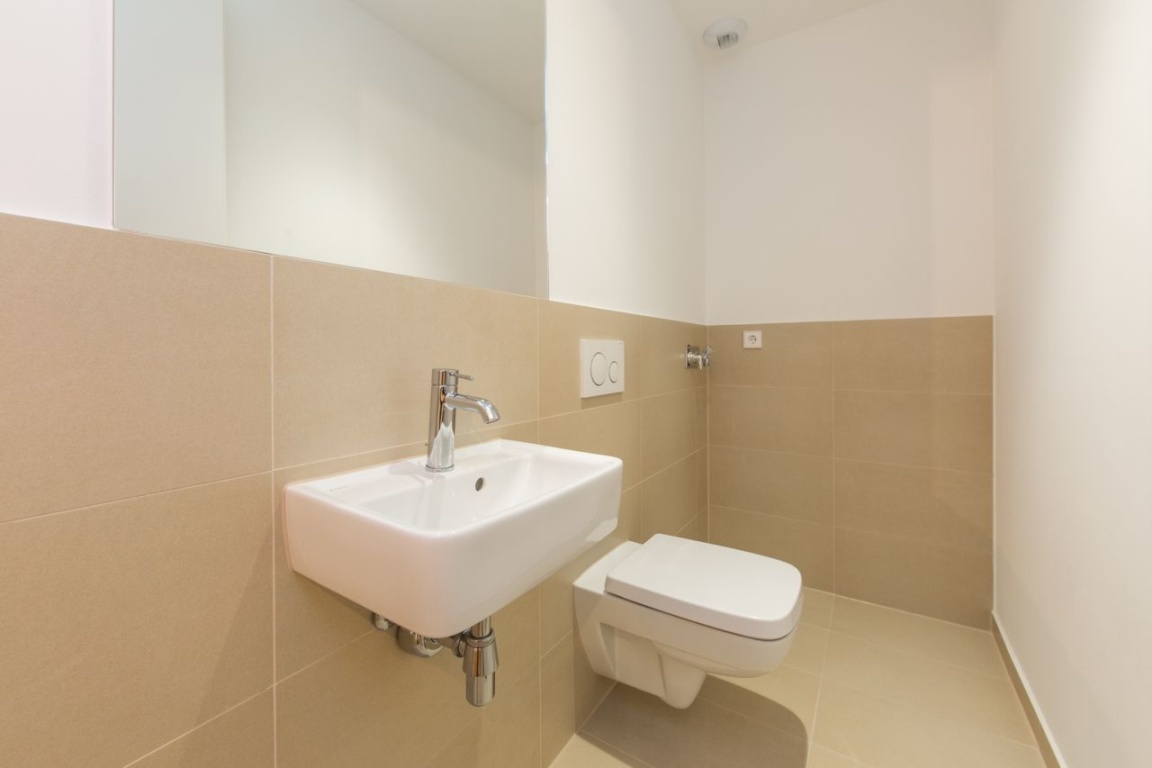 Helles Zimmer in moderner Wohnung in der Nazarethkirchstraße