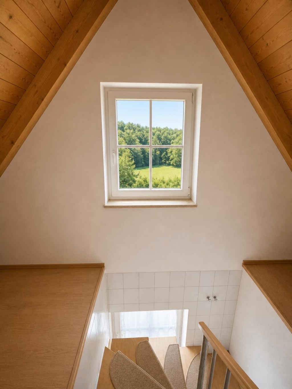 Schöne 2-Zimmer-Dachgeschoss-Wohnung mit Balkon und Gartenmitbenutzung – Rosenbach 6B, 91077 Erlangen Nähe Uttenreuth – Vorschaubild 6