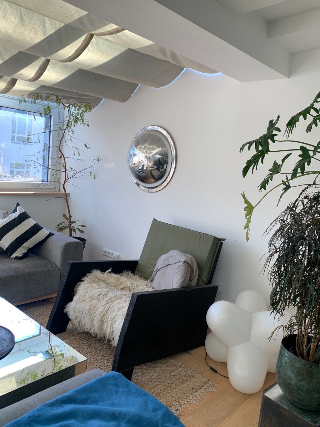 Möblierte 2-Zimmer-Dachgeschosswohnung am Boxhagener Platz – Preis all in (Internet, Strom, ...) – Grünberger Straße 47, 10245 Berlin Friedrichshain – Vorschaubild 3