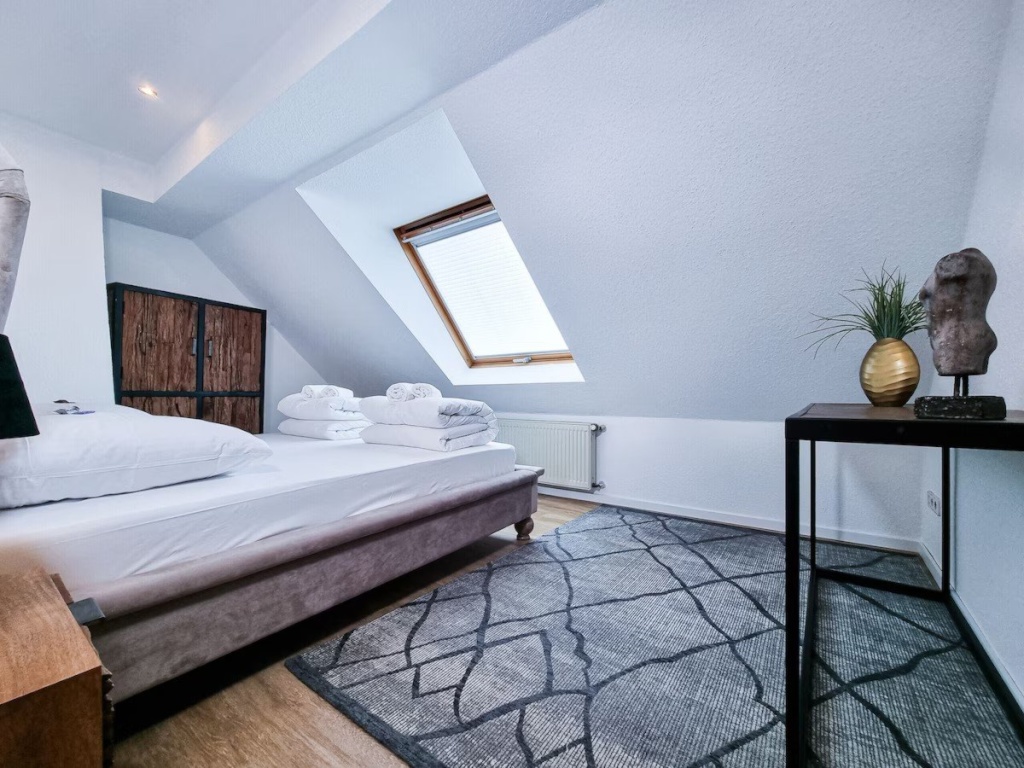 78 m2 Moderne 3 zimmer Dachgeschosswohnung mit Terrasse in Essen / Langzeitmiete – Goldschmidtstraße 3, 45127 Essen Ostviertel – Vorschaubild 11