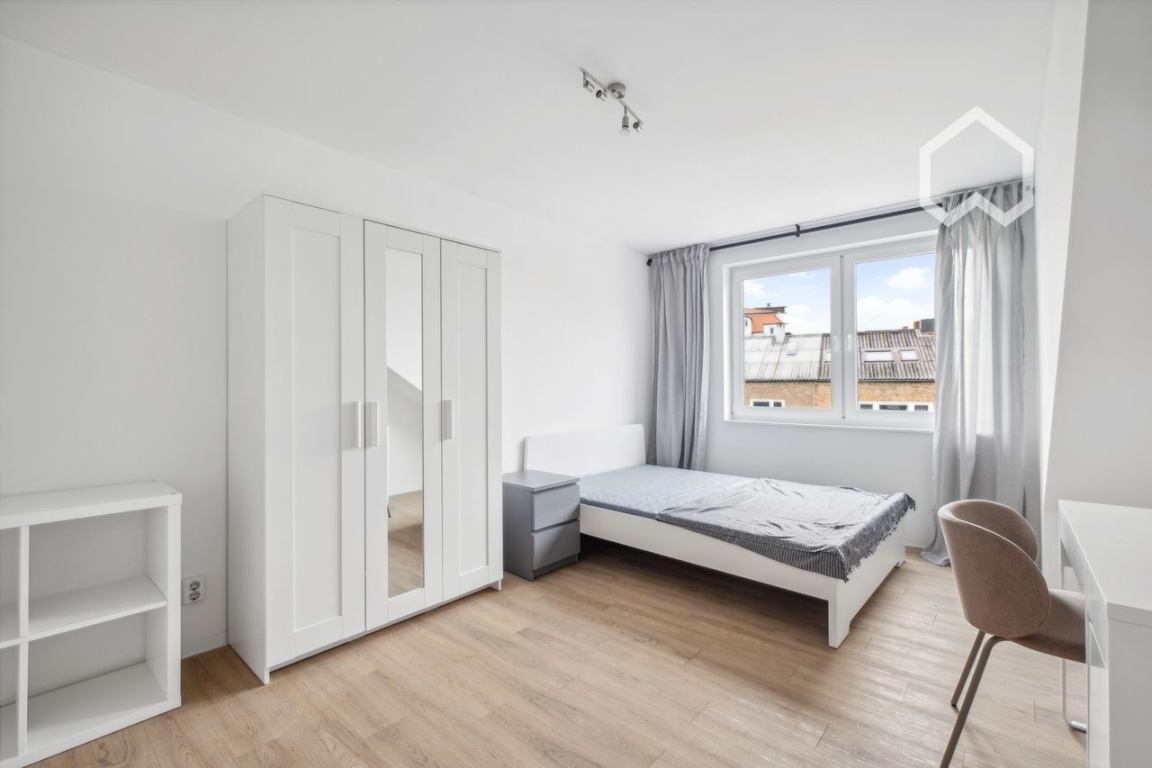 Co-Living: Eine helle, sehr modern und neuwertig eingerichtete Wohnung nahe Alster – Ifflandstraße, 22087 Hamburg – Bild 1 von 15