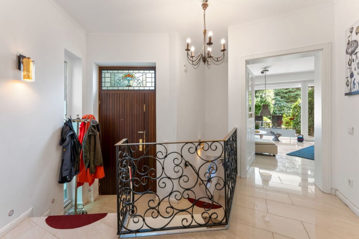 ZIMMER IN CHARMANTER WOHNUNG MIT EIGENEM GARTEN IM GRÜNEN HAMBURG WELLINGSBÜTTEL – Friedrich-Kirsten-Straße, 22391 Hamburg Bramfeld – Vorschaubild 5
