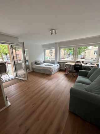Anzeigenbild: schönes 23m2 Zimmer mit Balkon in schönster Lage und geplegter 3er WG