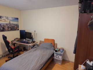 Imagen del anuncio: 1 Zimmer mit Terrasse im großzügigen und sonnigen Haus-im-Haus
