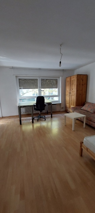 Anzeigenbild: Grosses Zimmer für zwei-drei  Studenten männlich/male