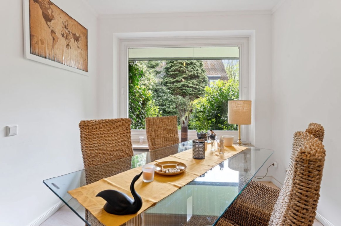 ZIMMER IN CHARMANTER WOHNUNG MIT EIGENEM GARTEN IM GRÜNEN HAMBURG WELLINGSBÜTTEL – Friedrich-Kirsten-Straße, 22391 Hamburg Bramfeld – Vorschaubild 2