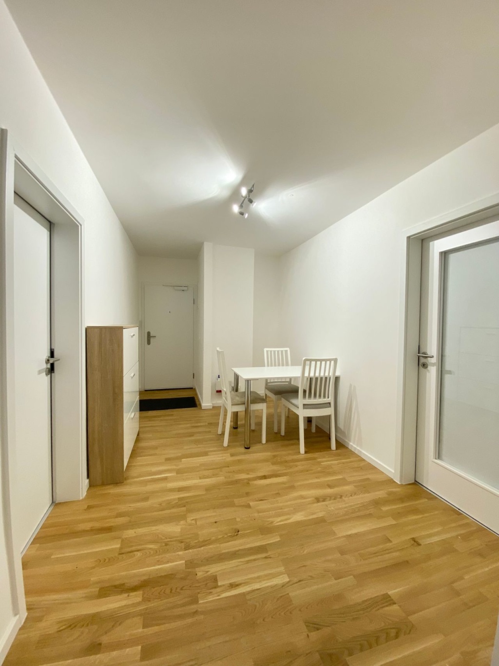 Wundervolle Wohnung auf Zeit am Luitpoldpark mit Balkon – Foto 9