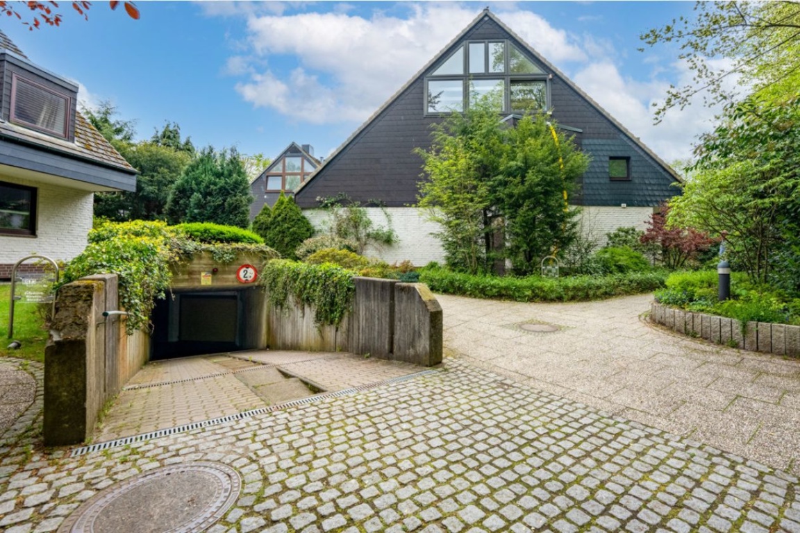 ZIMMER IN CHARMANTER WOHNUNG MIT EIGENEM GARTEN IM GRÜNEN HAMBURG WELLINGSBÜTTEL