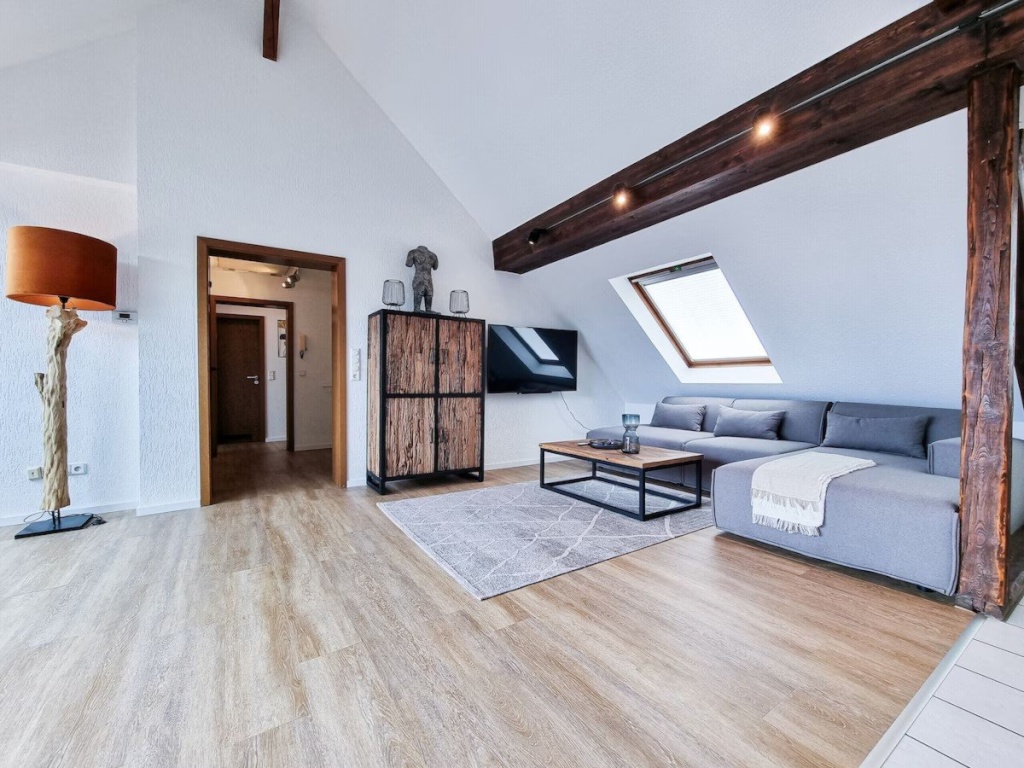78 m2 Moderne 3 zimmer Dachgeschosswohnung mit Terrasse in Essen / Langzeitmiete – Goldschmidtstraße 3, 45127 Essen Ostviertel – Vorschaubild 5