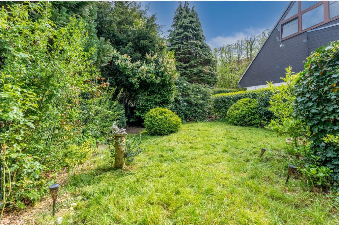 ZIMMER IN CHARMANTER WOHNUNG MIT EIGENEM GARTEN IM GRÜNEN HAMBURG WELLINGSBÜTTEL – Friedrich-Kirsten-Straße, 22391 Hamburg Bramfeld – Vorschaubild 10