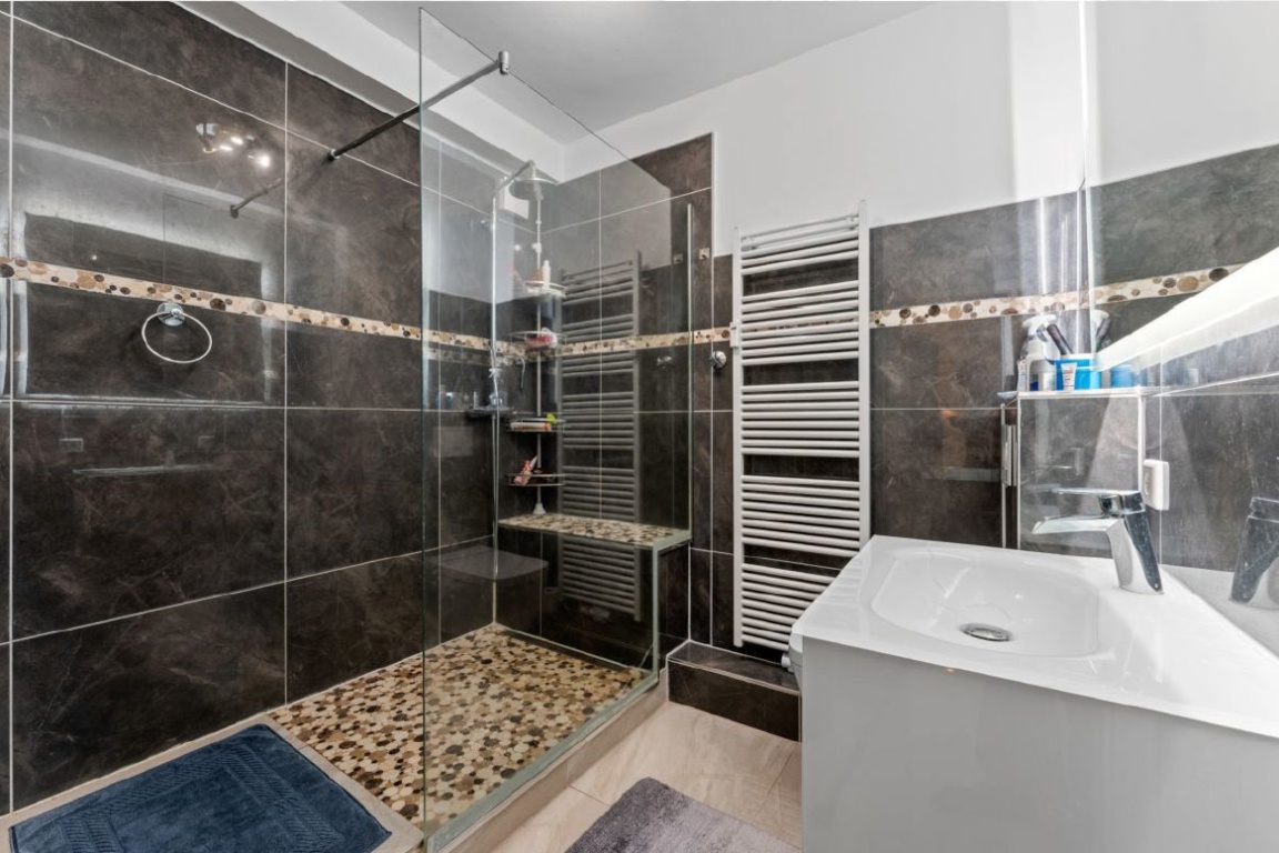 ZIMMER IN CHARMANTER WOHNUNG MIT EIGENEM GARTEN IM GRÜNEN HAMBURG WELLINGSBÜTTEL – Friedrich-Kirsten-Straße, 22391 Hamburg Bramfeld – Vorschaubild 6
