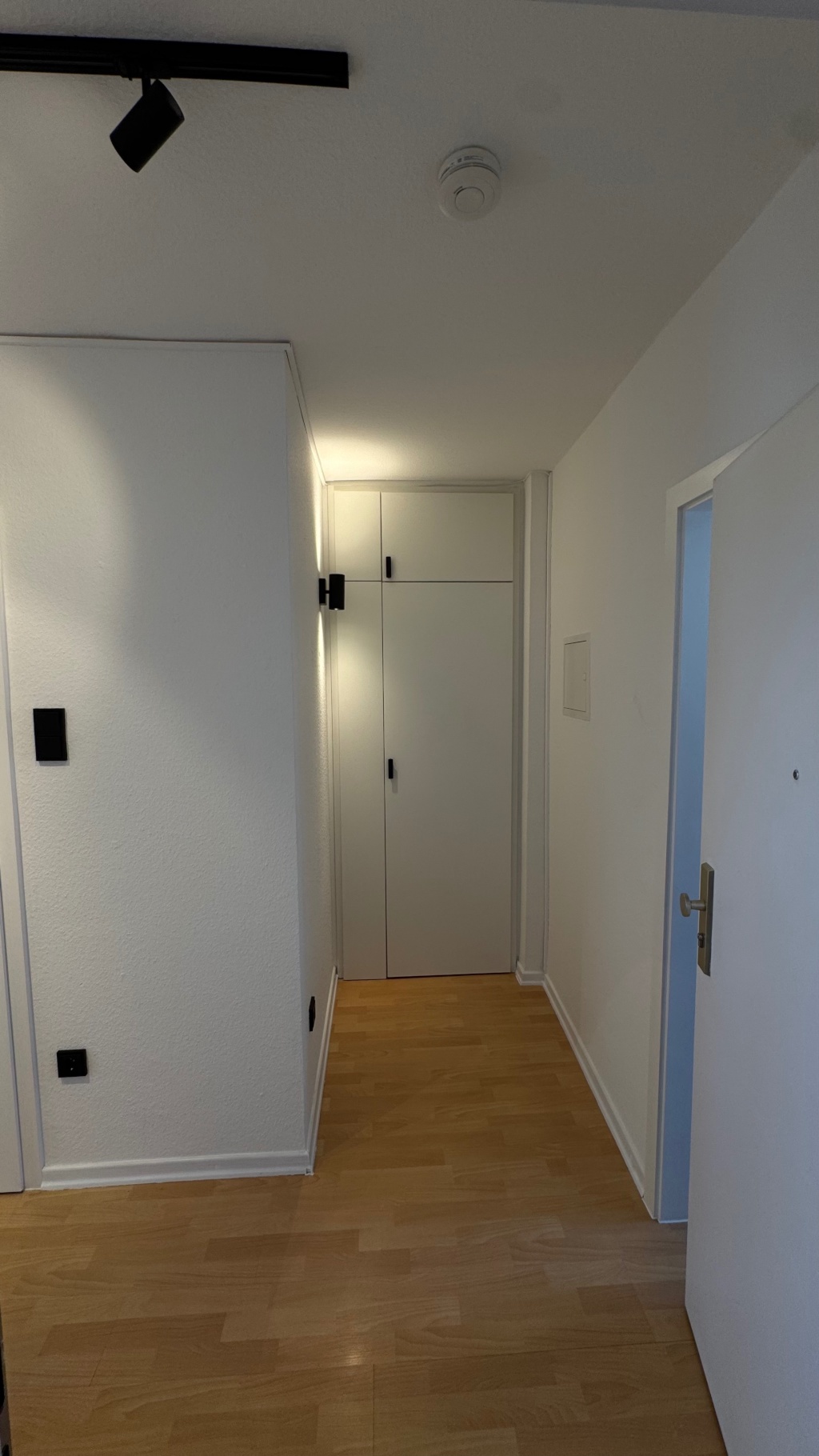 Design-Juwel über den Dächern von Pempelfort: Lichtdurchfluteter Erstbezug (vollmöbliert & All-In) – 40477 Düsseldorf Pempelfort – Vorschaubild 7
