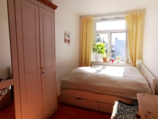 15 qm helles ruhiges Zimmer möbliert