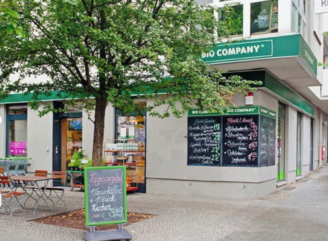 Wohnung Samariterviertel Rigaer Strasse  58 - street view organic store