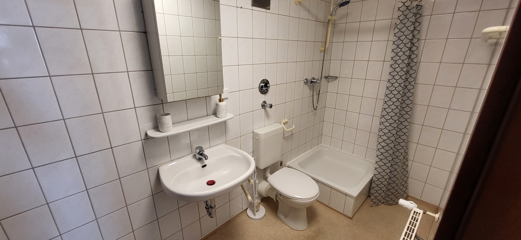 Beautiful furnished 35sm flat in Magdeburg / Schöne 35qm Wohnung in Magdeburg – Holsteiner Str. 32, 39122 Magdeburg Westerhüsen – Vorschaubild 4
