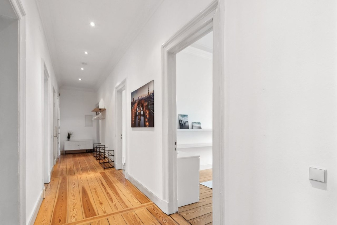 Co-Living: Traumhafte Altbauwohnung in Bestlage – Schlüterstraße, 20146 Hamburg Harvestehude – Vorschaubild 3