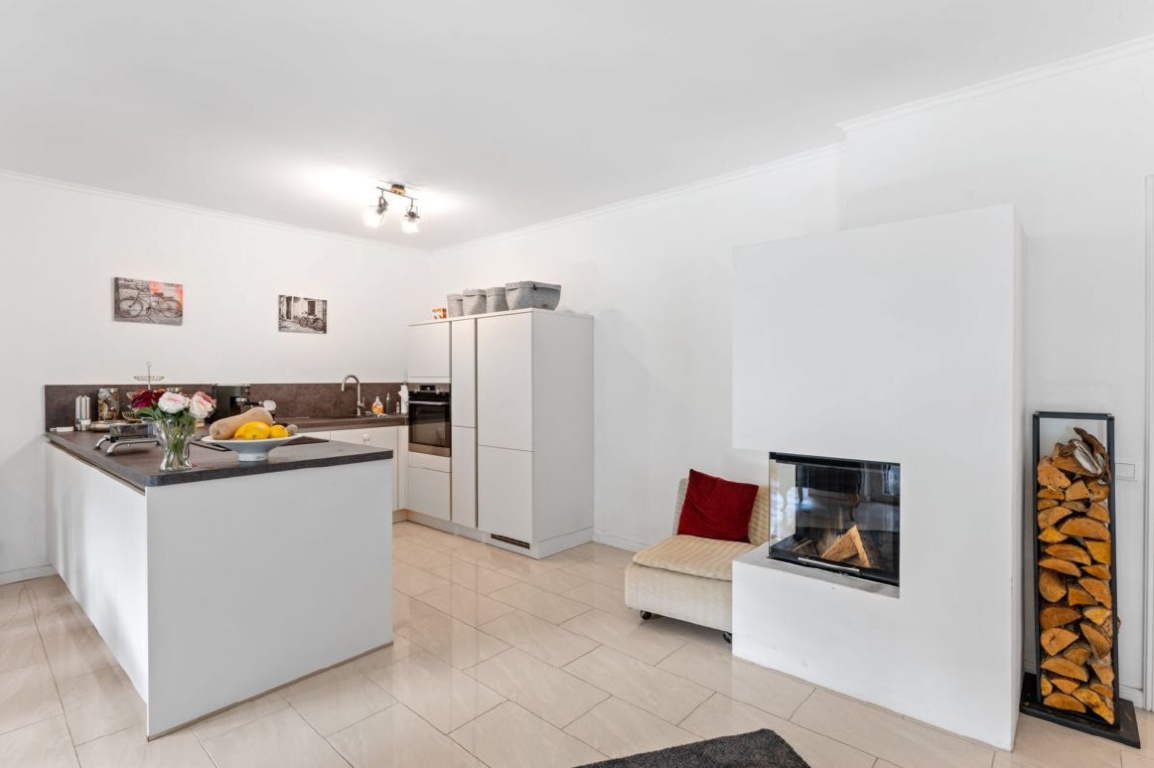 ZIMMER IN CHARMANTER WOHNUNG MIT EIGENEM GARTEN IM GRÜNEN HAMBURG WELLINGSBÜTTEL – Friedrich-Kirsten-Straße, 22391 Hamburg Bramfeld – Vorschaubild 3