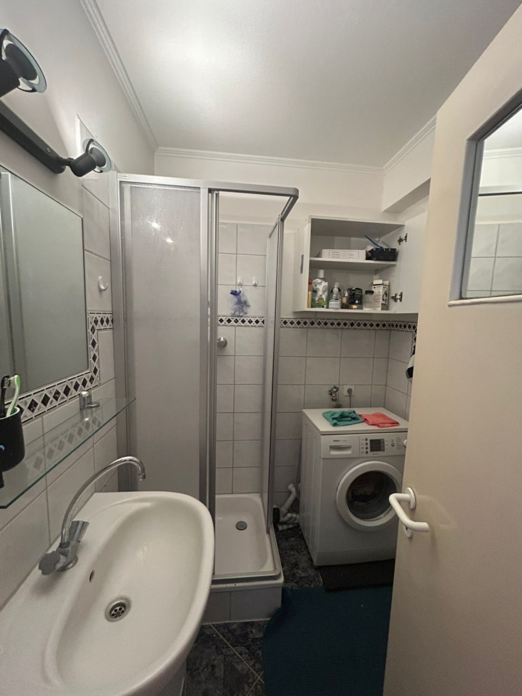 1-Room Apartment in Düsseltal – 40239 Düsseldorf Düsseltal – Vorschaubild 3