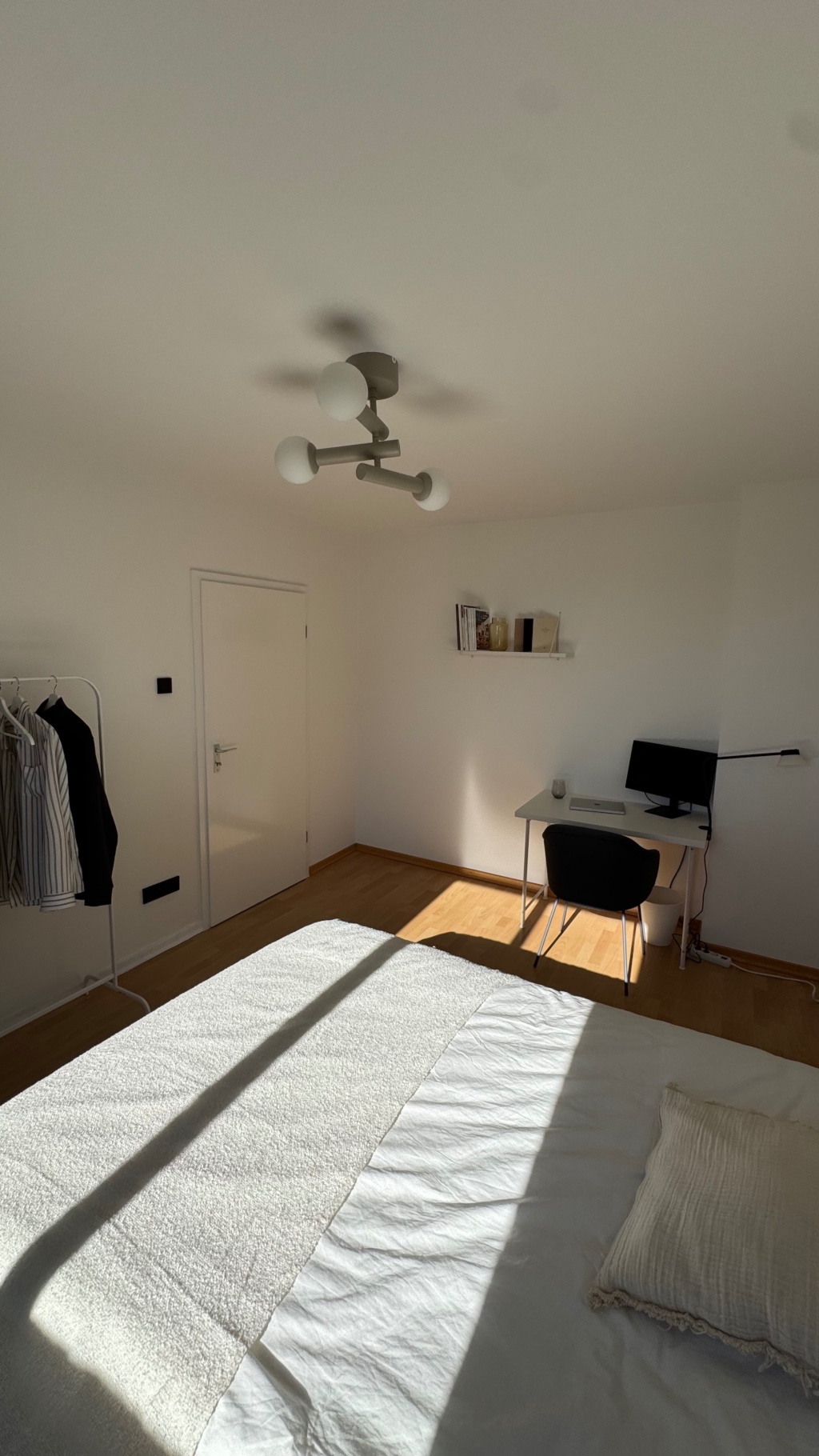 Design-Juwel über den Dächern von Pempelfort: Lichtdurchfluteter Erstbezug (vollmöbliert & All-In) – 40477 Düsseldorf Pempelfort – Vorschaubild 15