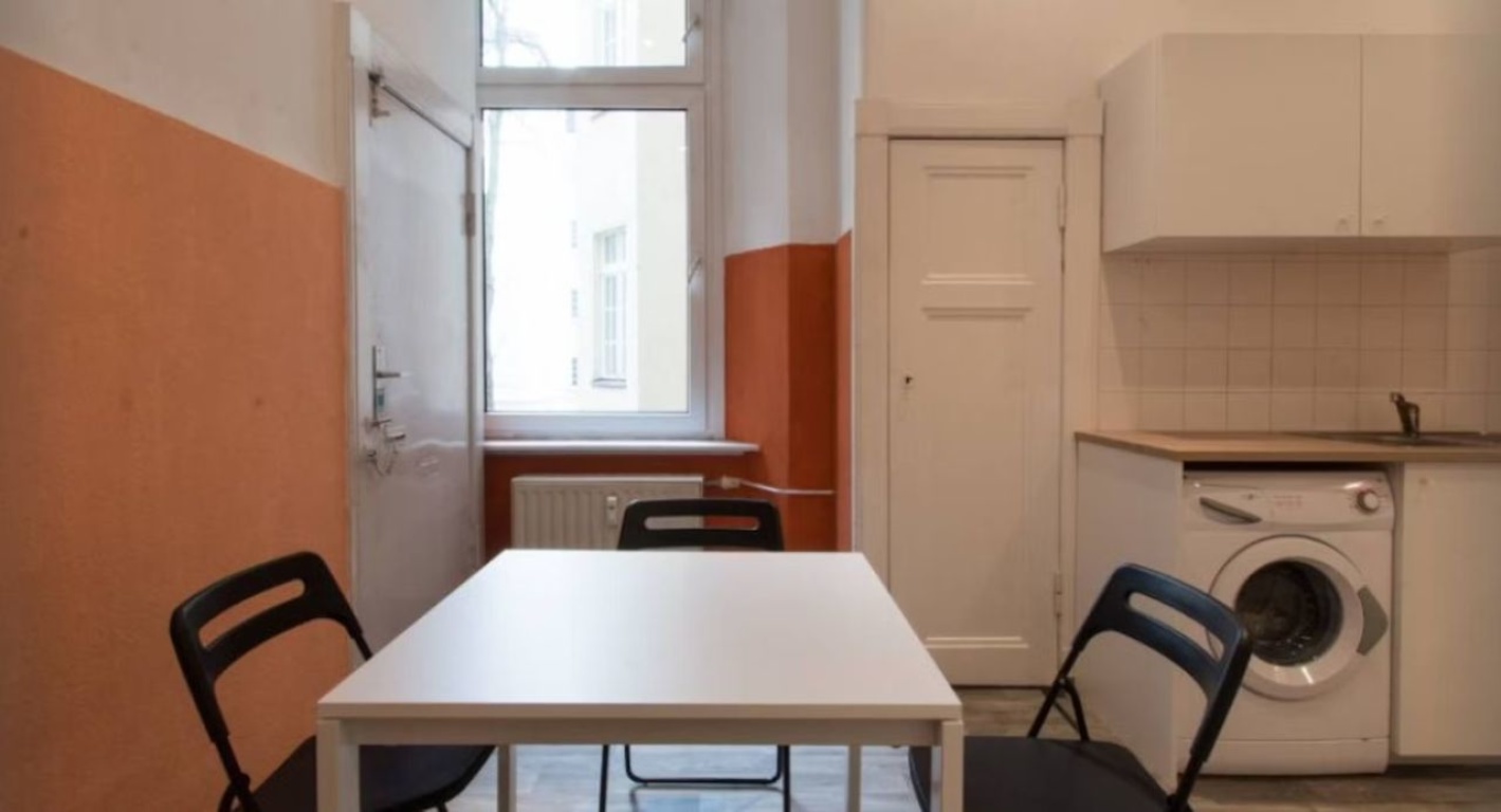 Modernes, fantastisches Zimmer (Westend) – Königin-Elisabeth-Straße, 14059 Berlin Charlottenburg – Vorschaubild 6