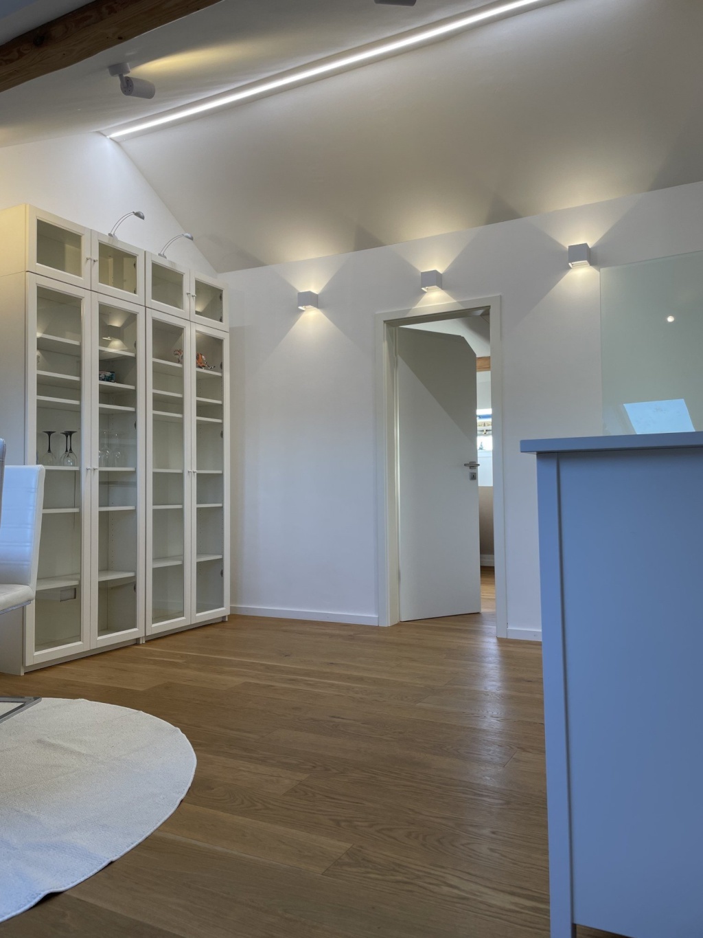 Furnished top-floor apartment in Karlsruhe — all-inclusive, AC & Wi-Fi, ideal for KIT staff, commuters & working couples – Anebosweg, 76187 Karlsruhe Nordweststadt – Vorschaubild 8