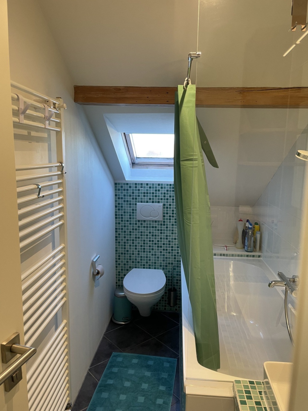 Furnished top-floor apartment in Karlsruhe — all-inclusive, AC & Wi-Fi, ideal for KIT staff, commuters & working couples – Anebosweg, 76187 Karlsruhe Nordweststadt – Vorschaubild 3