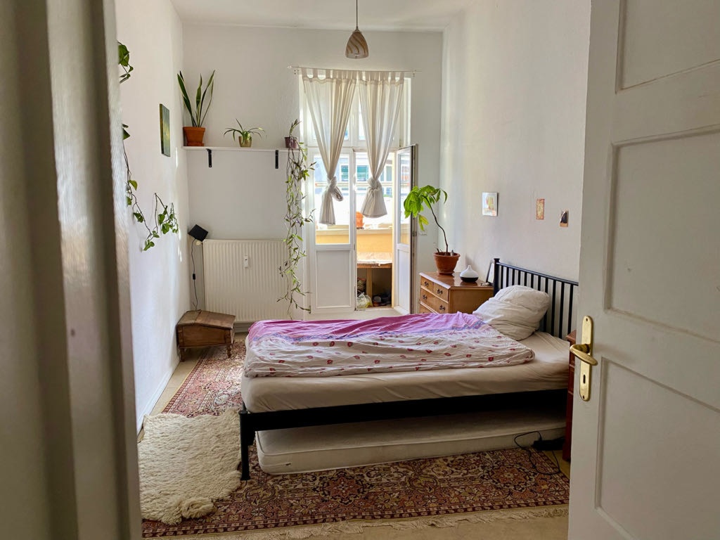 Flat Friedrichshain Weserstraße - picture 1