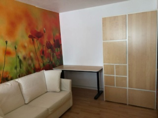 Anzeigenbild: 15.8.-15.9. möbliertes Zimmer in 3er WG