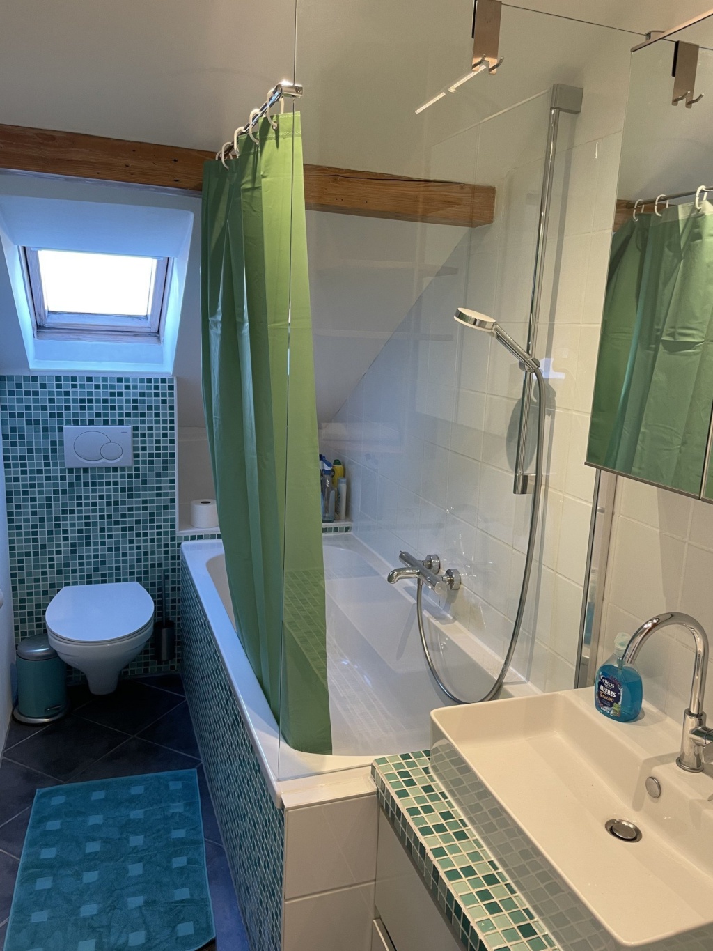 Furnished top-floor apartment in Karlsruhe — all-inclusive, AC & Wi-Fi, ideal for KIT staff, commuters & working couples – Anebosweg, 76187 Karlsruhe Nordweststadt – Vorschaubild 2